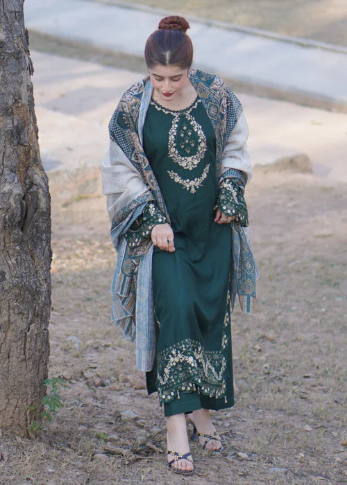 Mannat Embroidered 3PC | Deep Emerald Green Lawn Kurta with Printed Voile Dupatta