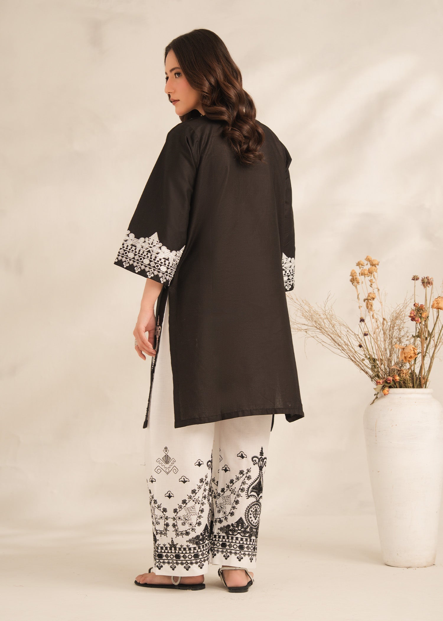 Aiza | Black Embroidered Lawn 2PC Kurta Set