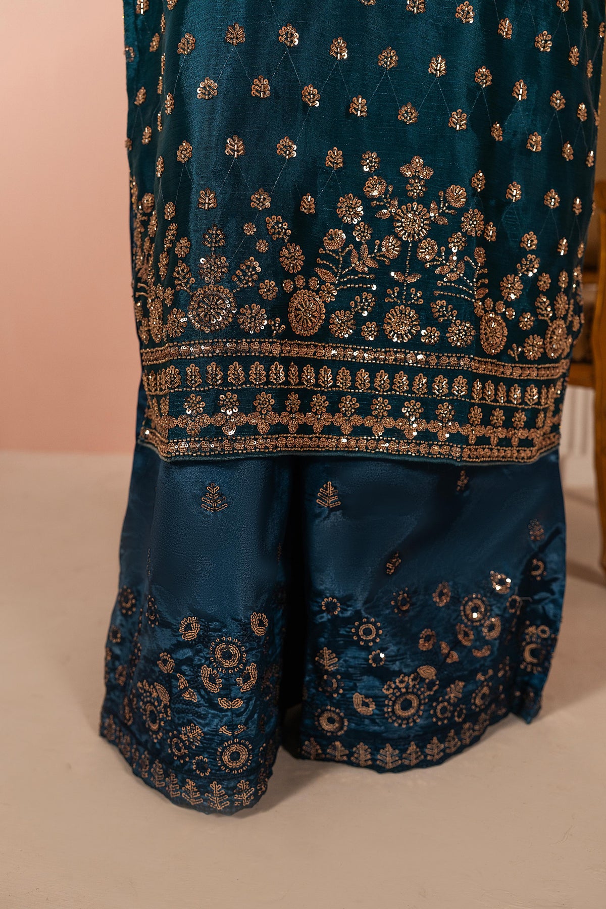 Zinc Majesty 3-Piece Festive Suit