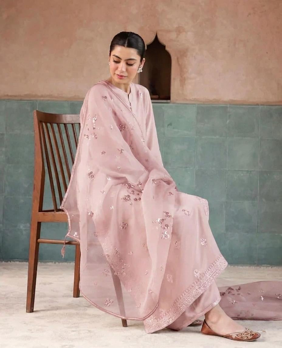 KKJP323 – Printed Lawn 3-Piece Suit for Women