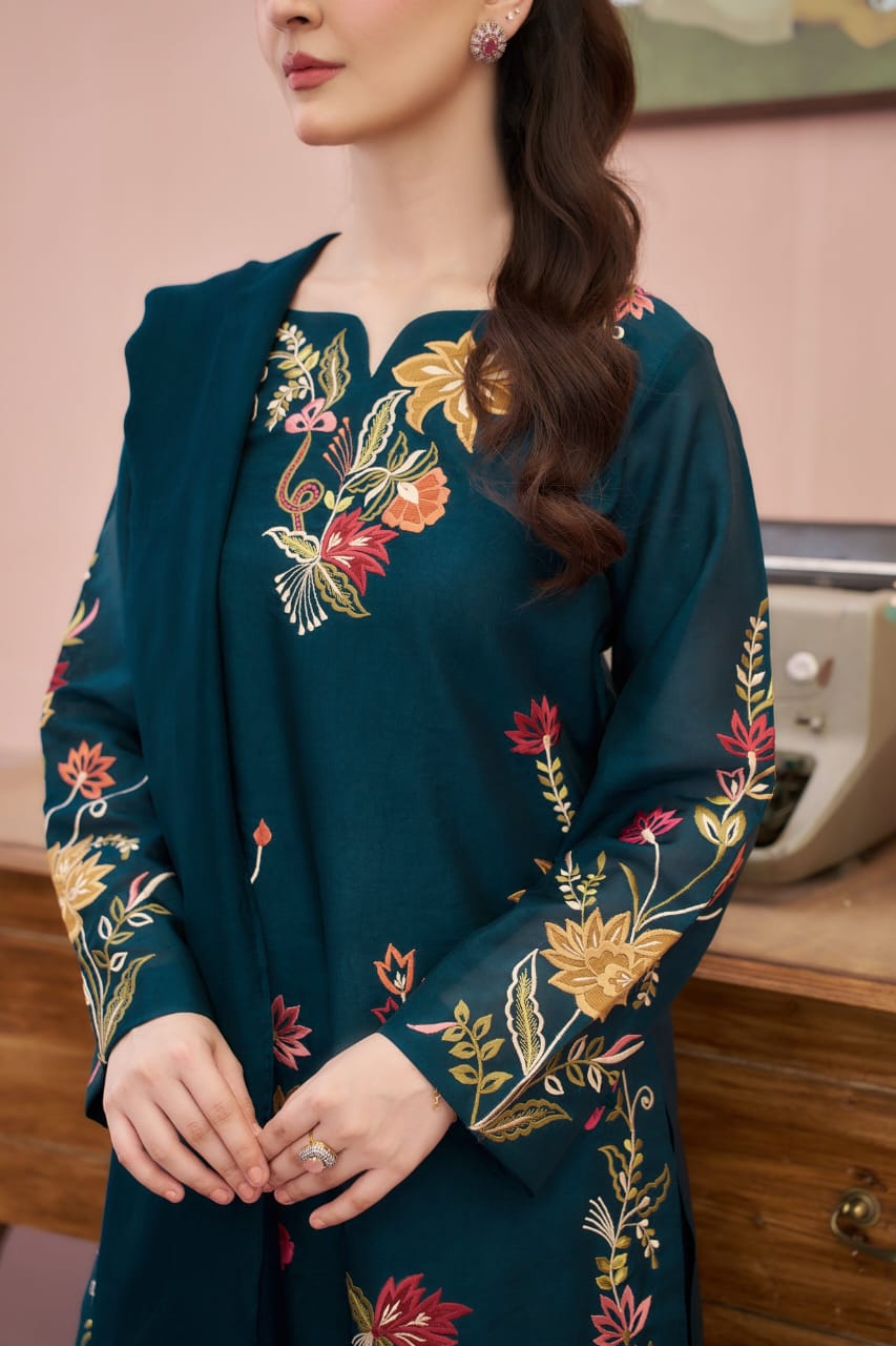 Jazera Embroidered 3PC | Green Lawn Kurta with Farshi Shalwar & Chiffon Dupatta