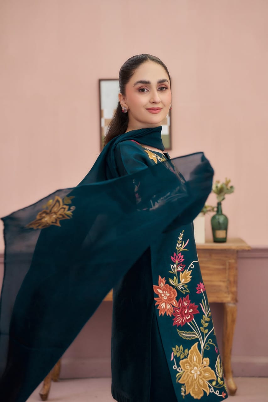 Jazera Embroidered 3PC | Green Lawn Kurta with Farshi Shalwar & Chiffon Dupatta